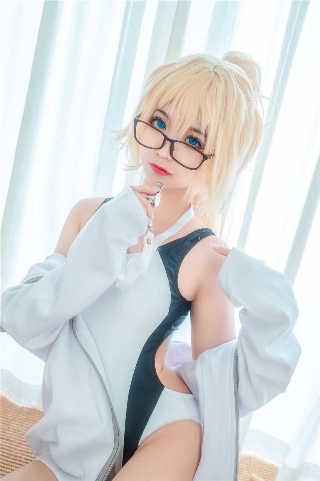 隐秘深夜：娱乐圈豪门丑闻与情色交易揭秘，娱乐圈隐士