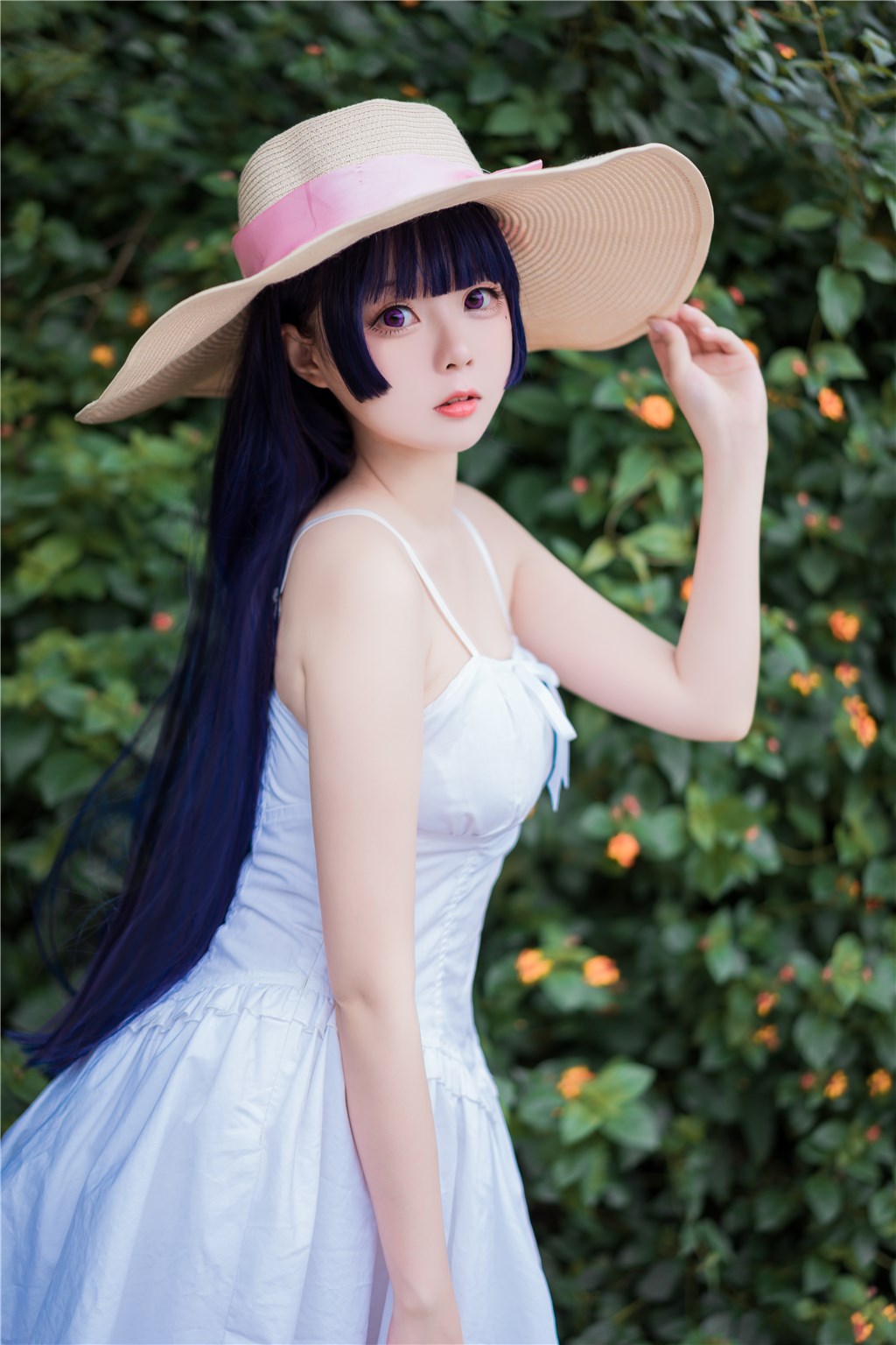 禁断密语探秘：红星在奢华酒会中与异性悄然交织出的那段惊艳柔情