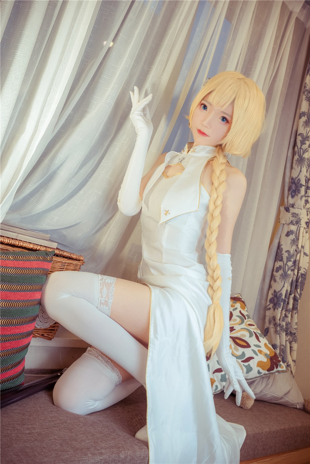 【最新娱乐爆料】前沿报道：大牌明星夜半密会疑似签署禁忌协议，内幕视频资料连续引发热议！