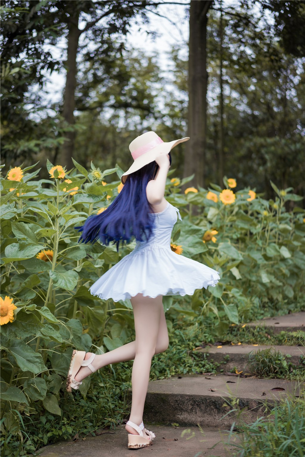 【今日吃瓜】网络爆料:当红偶像夜半现身疑似秘密会所,交换禁忌情报黑料内幕细节令人咋舌!